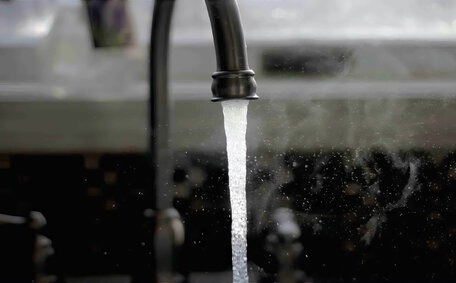 Manage Hot Water Thermostat Efficiency